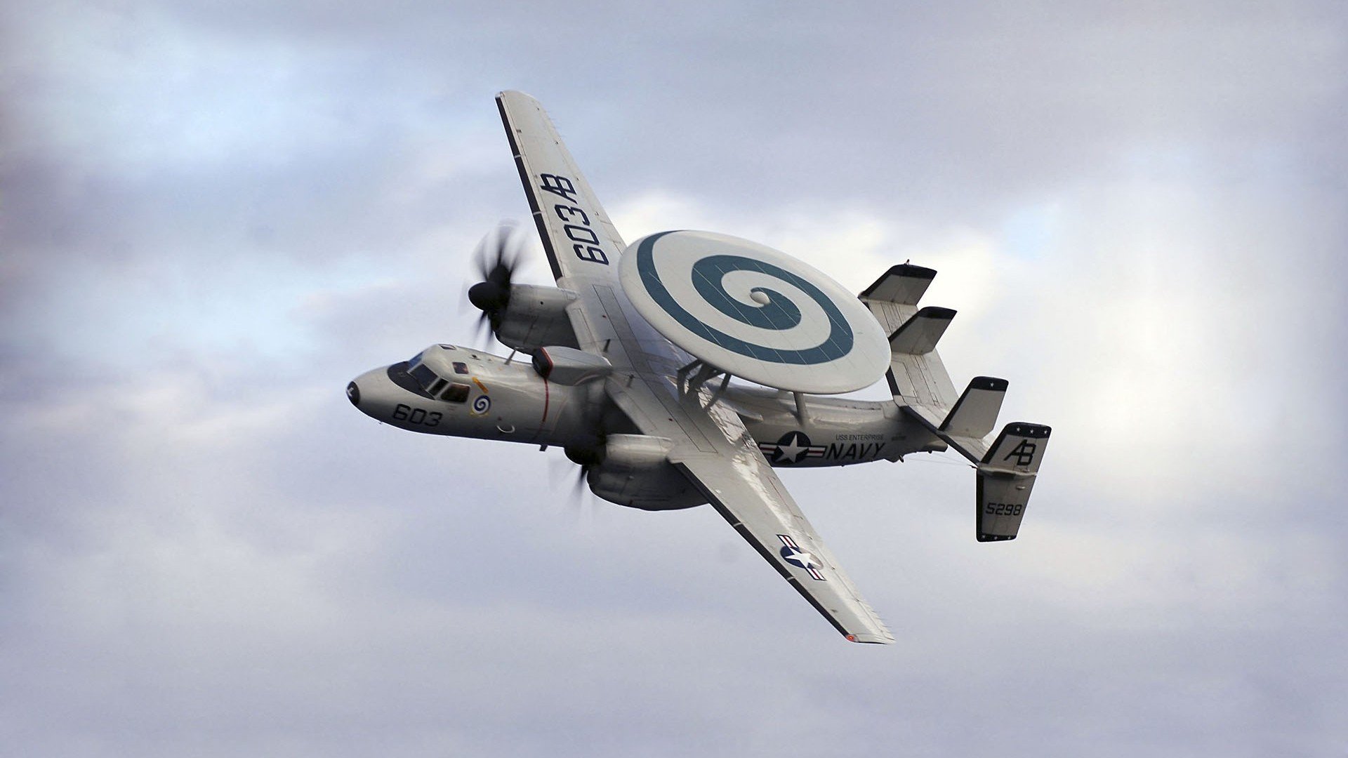 爱游戏app下载-特色足球主题的数字文创产品持续推出，市场反响热烈，足球文化艺术字